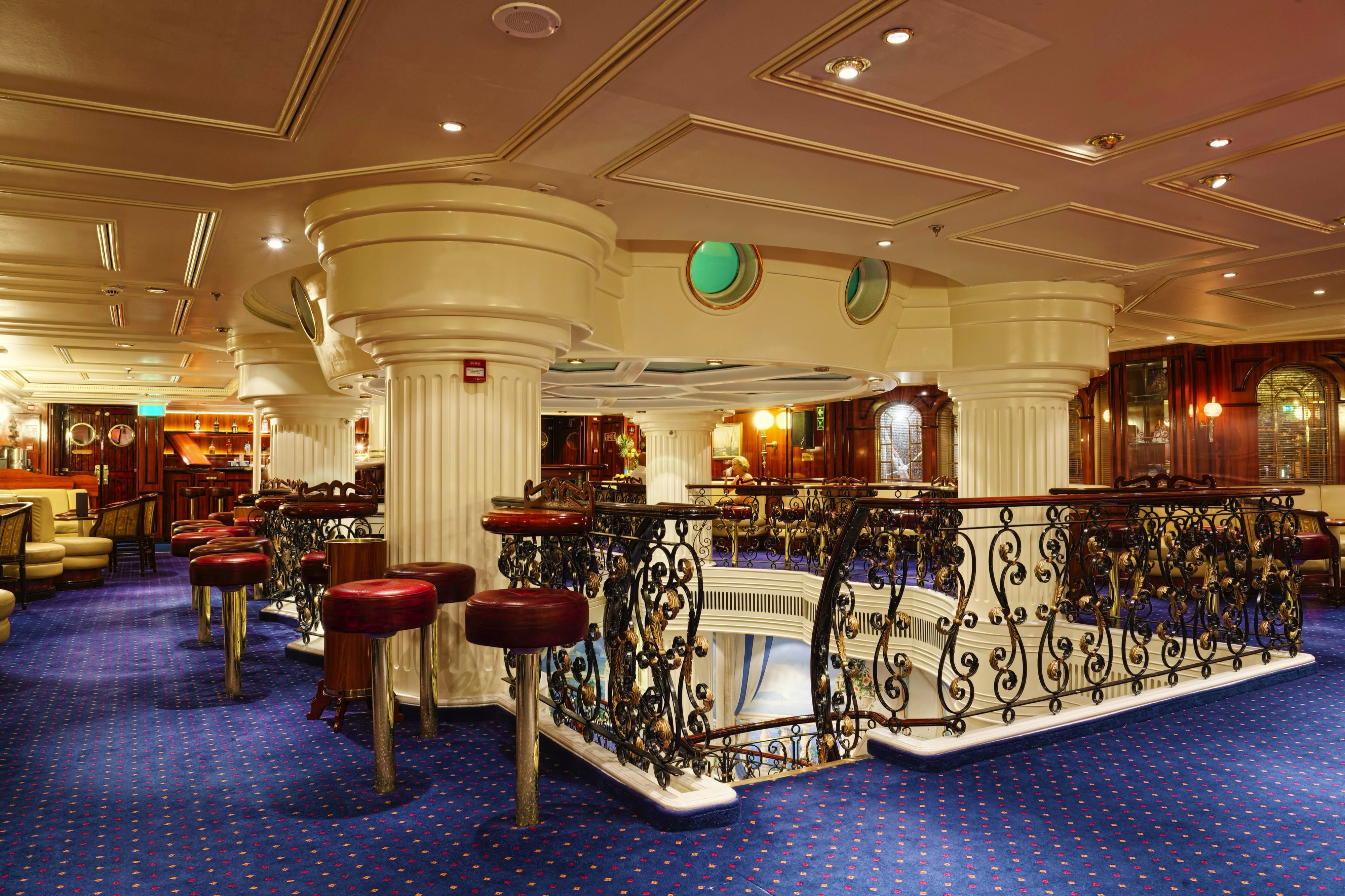 Royal Clipper - Onboard Entertainment